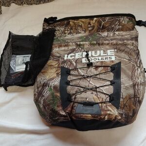 NWOT Realtree IceMule Pro Camouflage Backpack Cooler